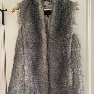 Banana Republic Faux Fur Vest sz XS